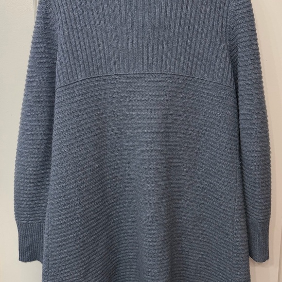 Chic Long Cashmere Cardigan Sweater in Heathered Blue - Picture 3 of 4